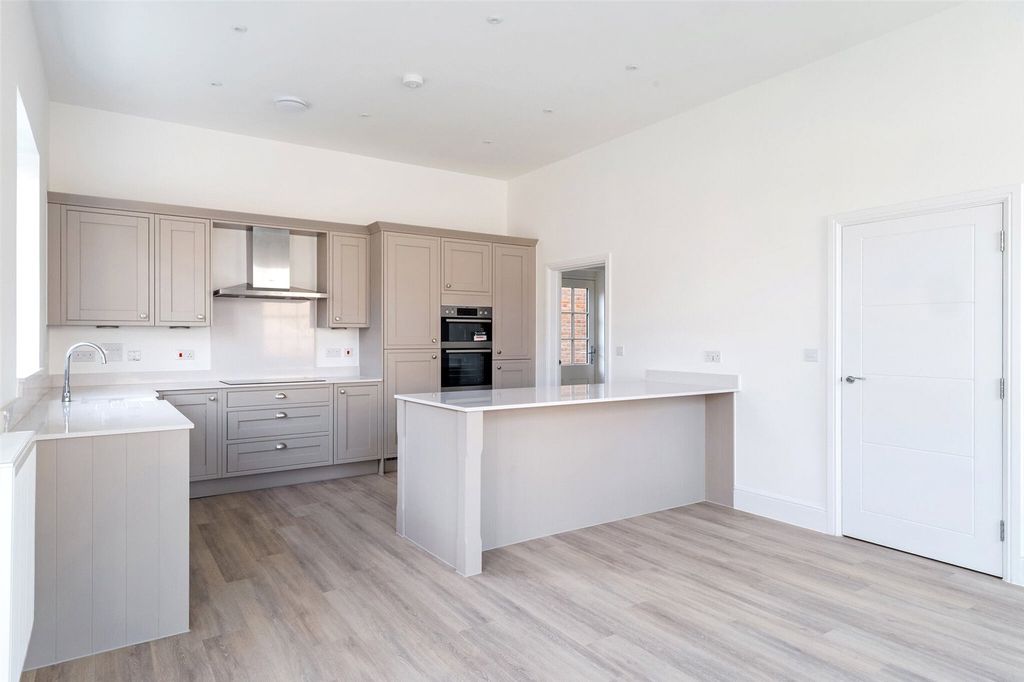 Property photo 2 of 15 Picture No. 39