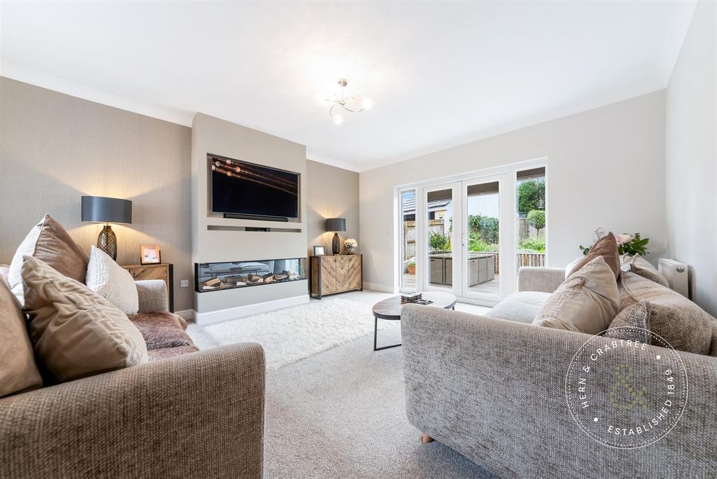 Property photo 3 of 51 Acorn-Place-25.Jpg