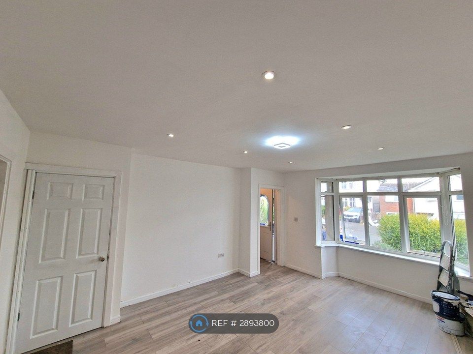 Property photo 2 of 17 Living Room