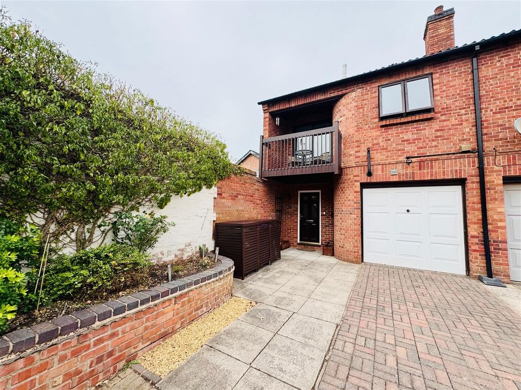 Property photo 1 of 18 2998d924-6c66-403d-Ad1E-Dda10765Fdc4.Jpeg