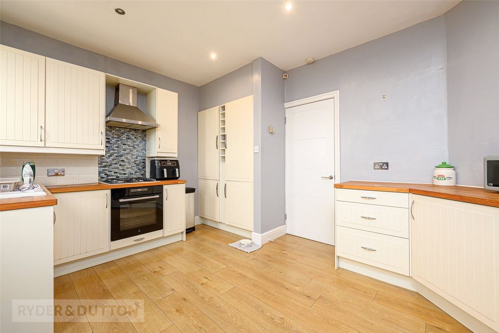 Property photo 3 of 17 Kitchen Diner