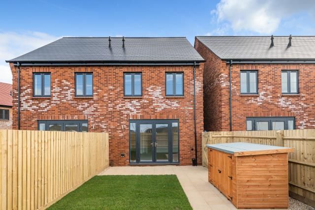 Property photo 3 of 19 External View