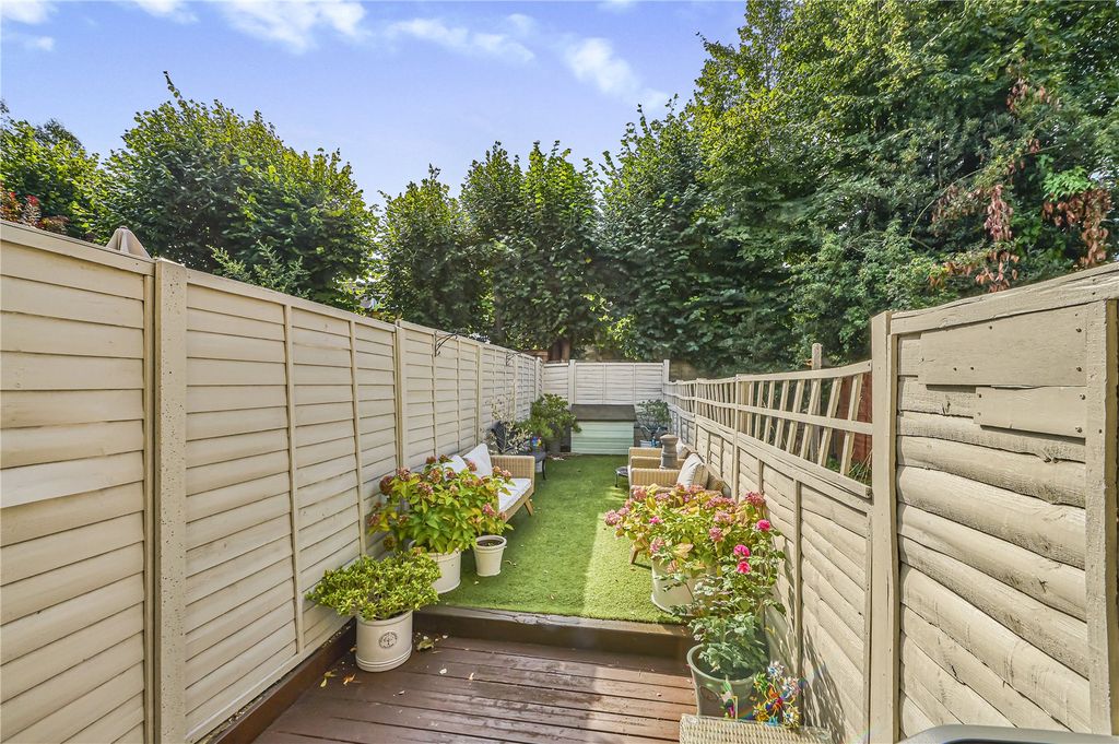 Property photo 2 of 14 Picture No. 12