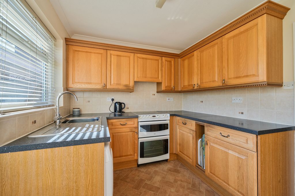 Property photo 3 of 21 Kitchen