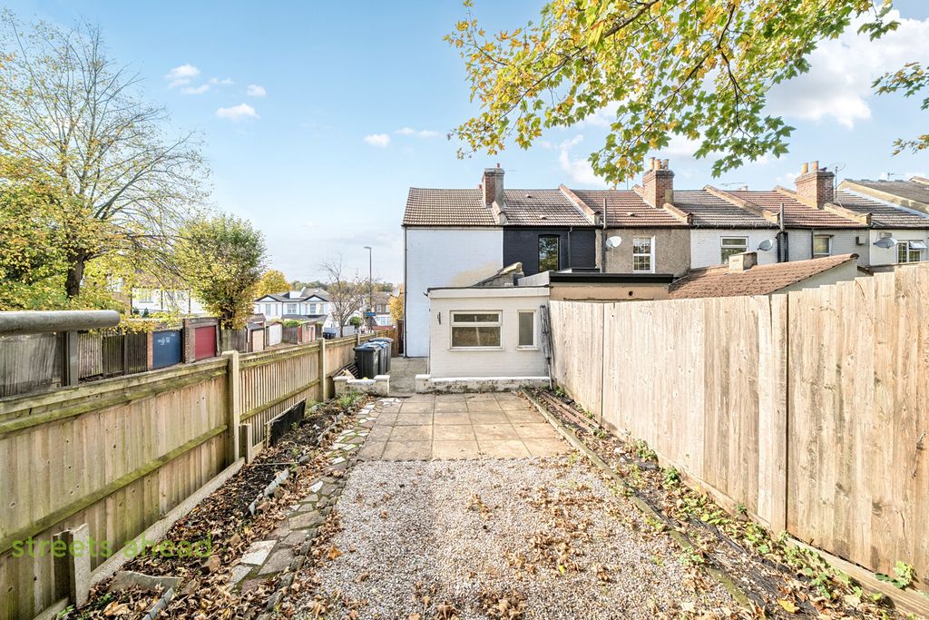 Property photo 1 of 16 77Da3Dce-Ccad-4B5...