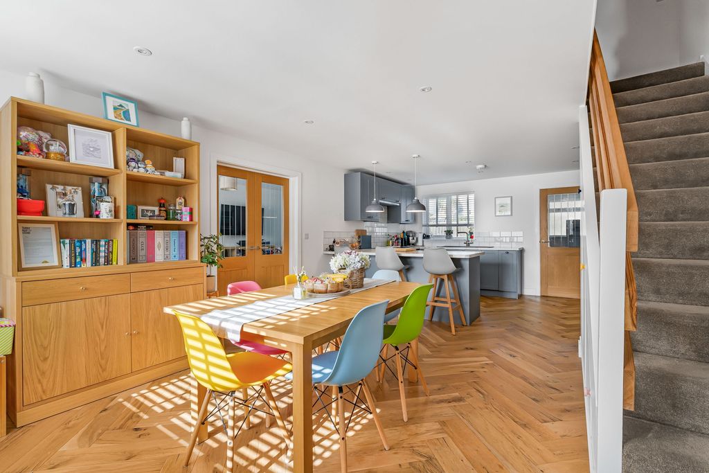 Property photo 3 of 26