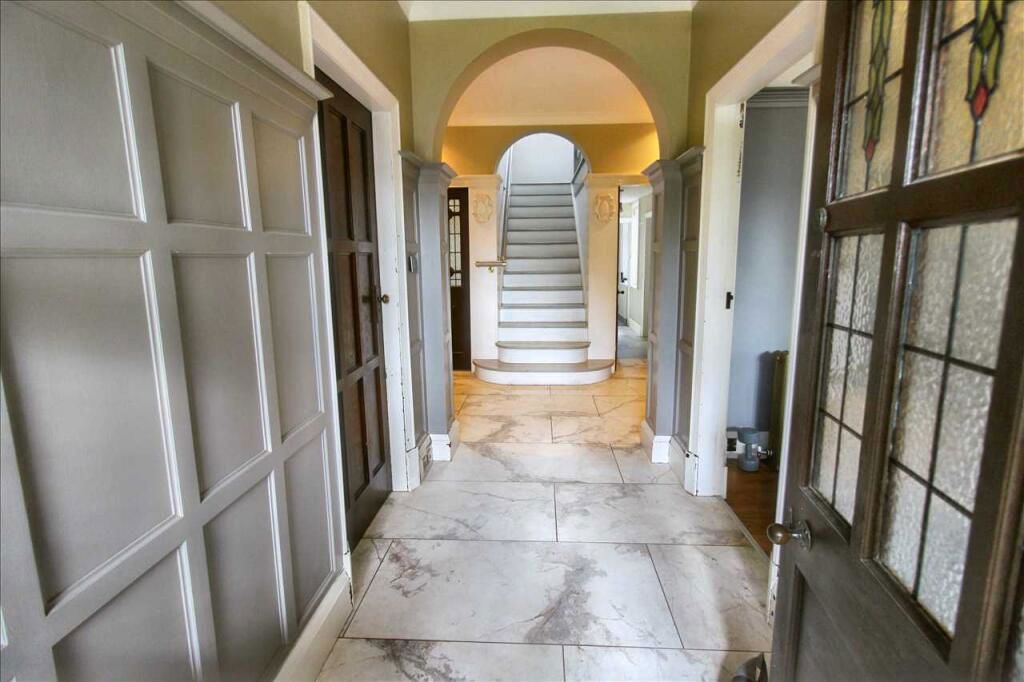 Property photo 3 of 25