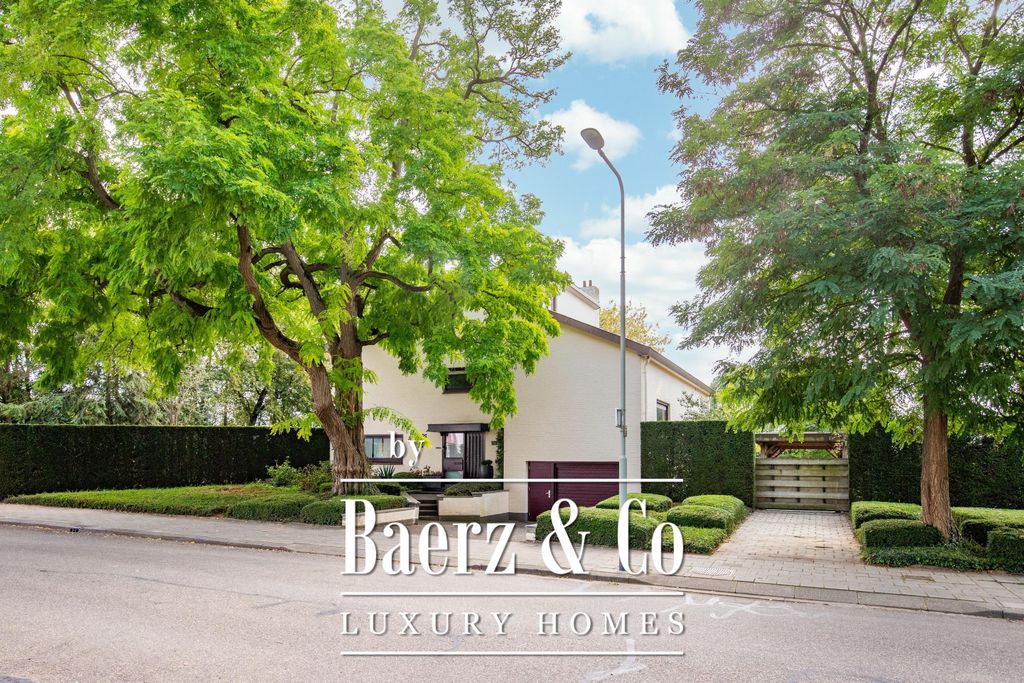 Property photo 1 of 1