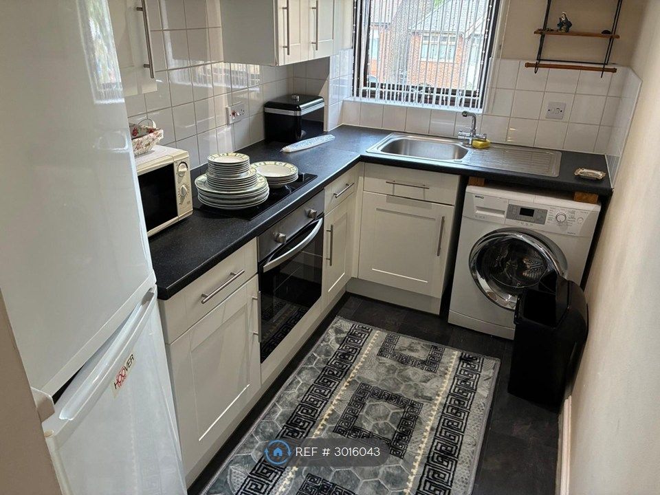 Property photo 3 of 5 Kitchen