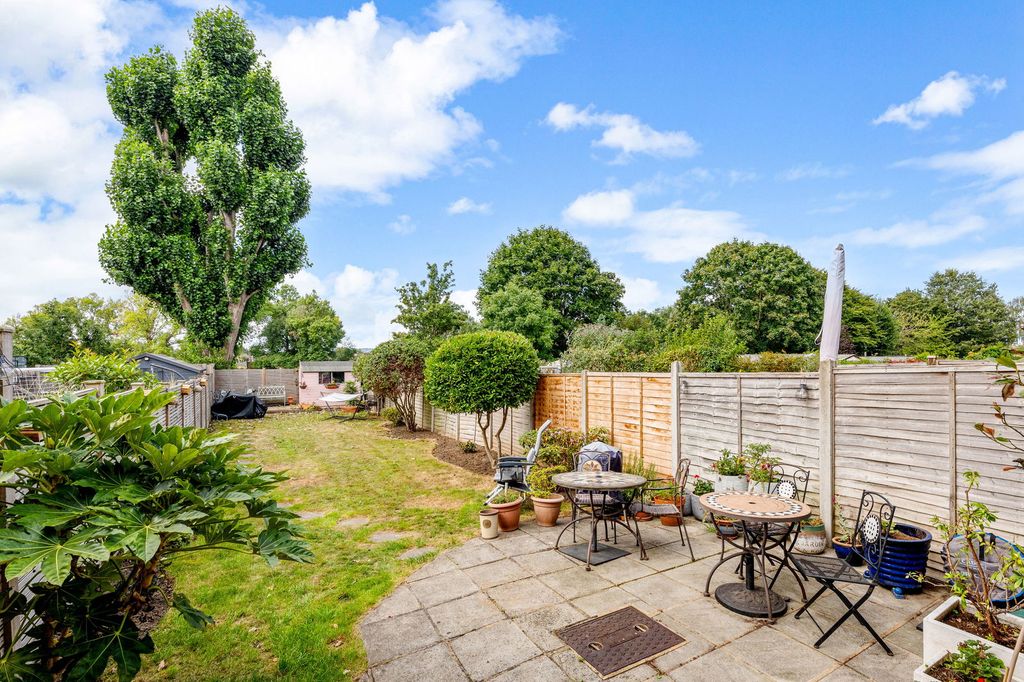 Property photo 3 of 34