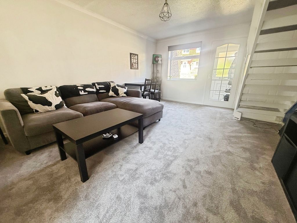 Property photo 3 of 9 Pbox-Img.Jpg