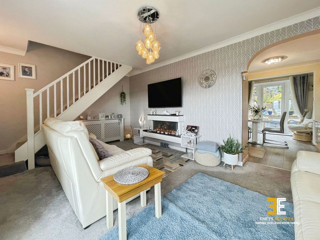 Property photo 2 of 43