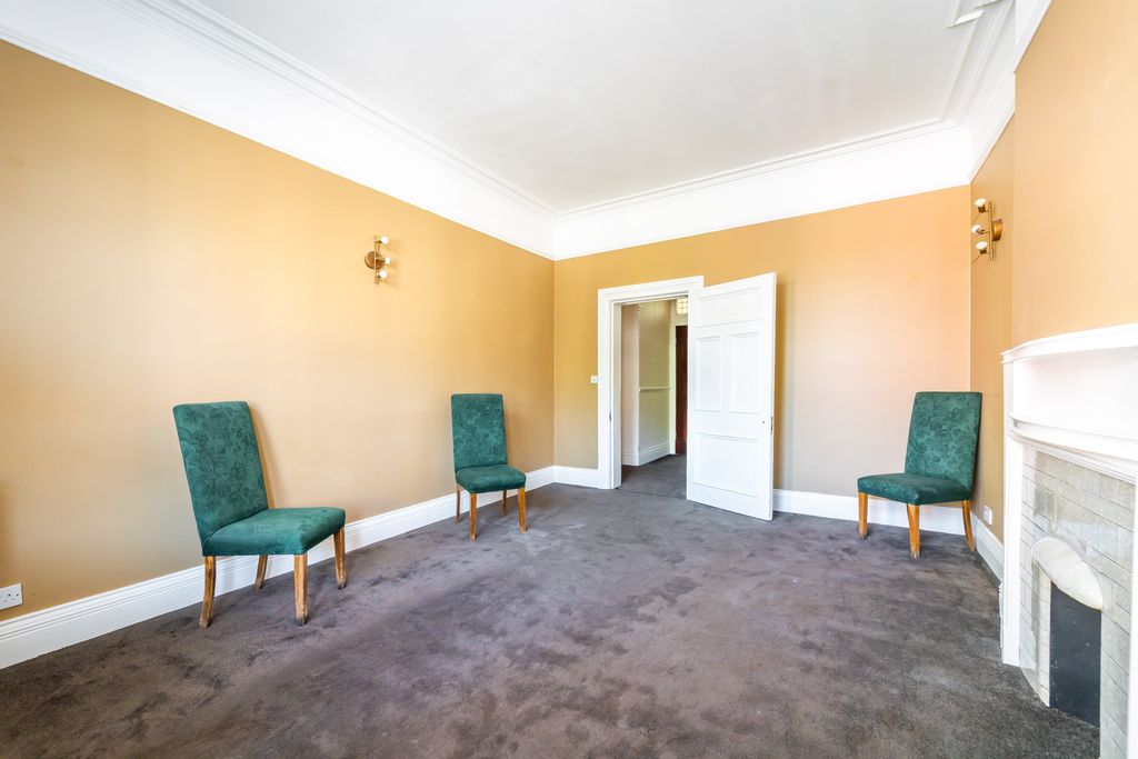 Property photo 2 of 10 Mba03375