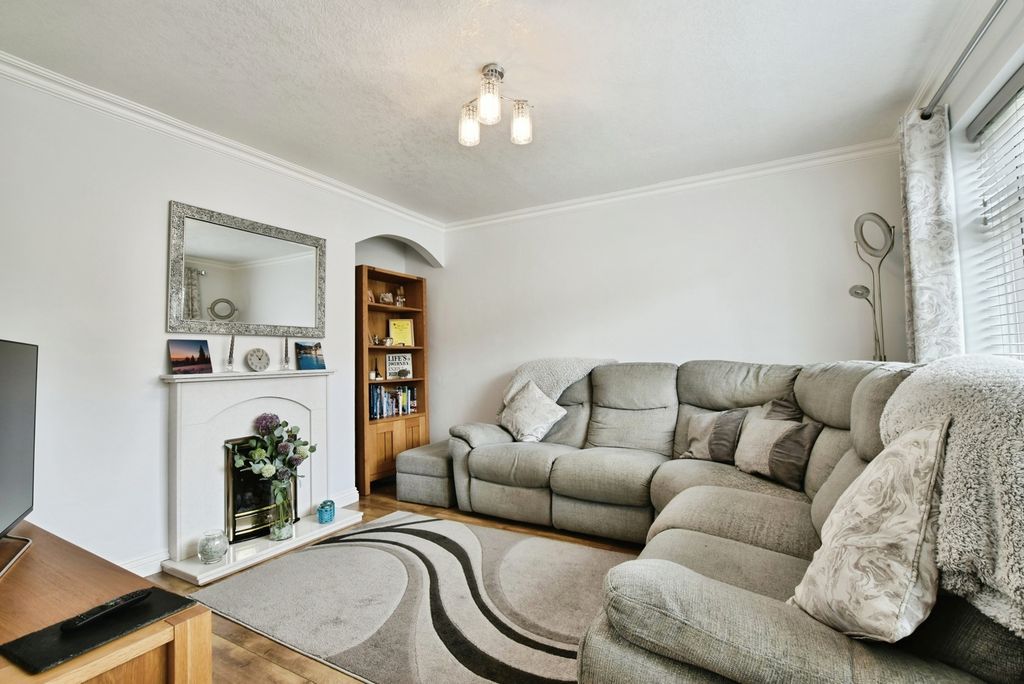 Property photo 2 of 12 Pbox-Img.Jpg