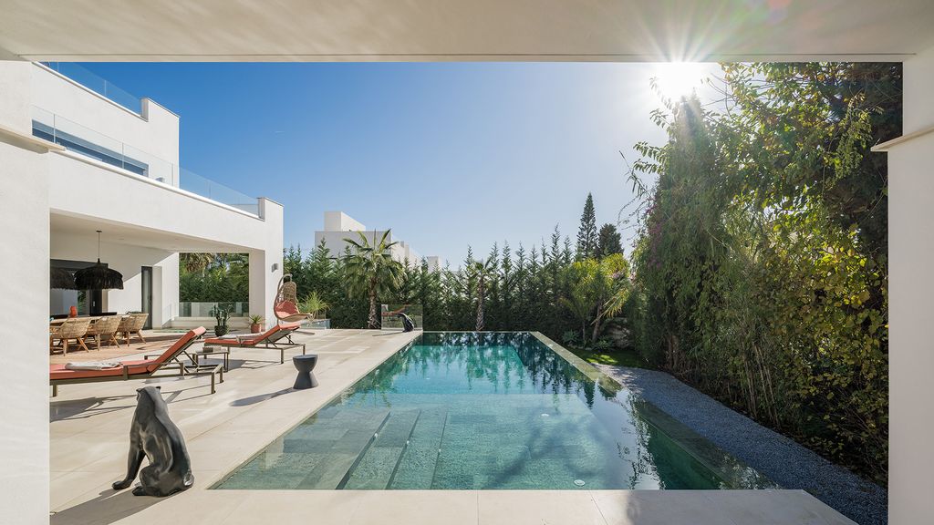 Property photo 3 of 38 Image