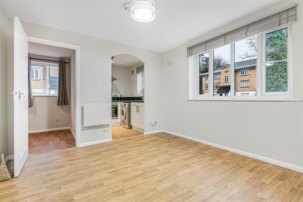 Property photo 2 of 6 10_72580.Jpg