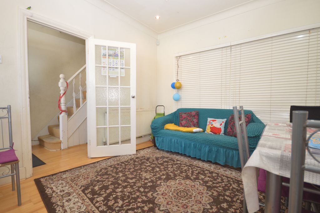 Property photo 3 of 14 Gallery