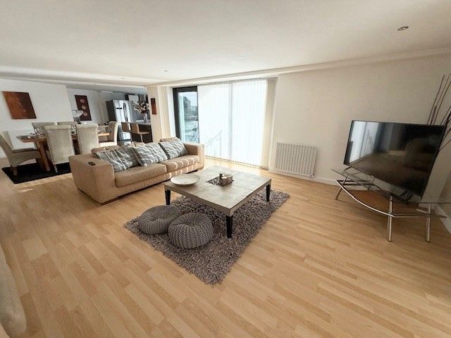 Property photo 2 of 14 Living Area