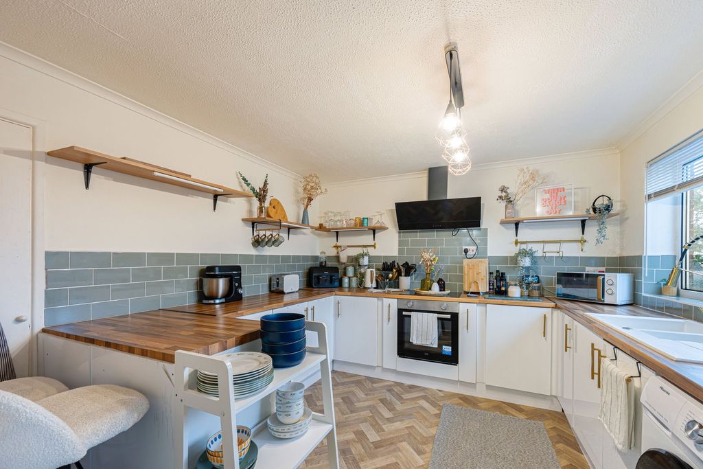 Property photo 3 of 22