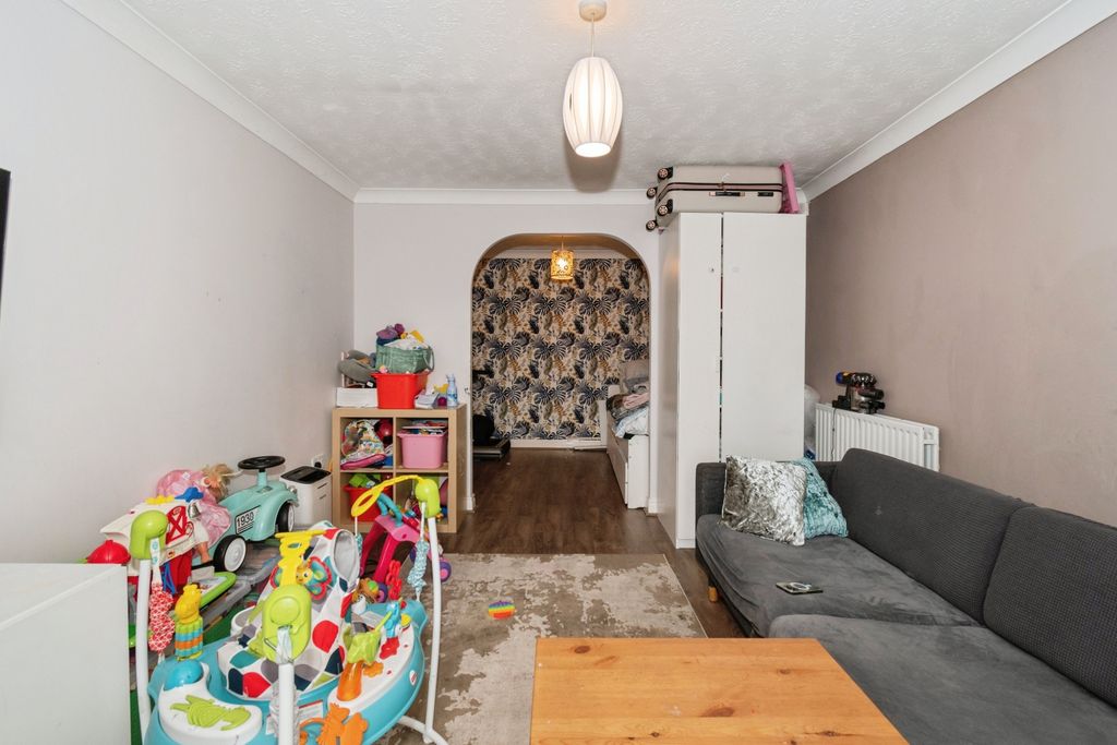 Property photo 2 of 11 Living Room