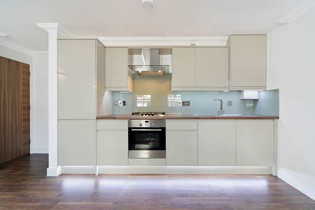Property photo 3 of 7 Kitchen