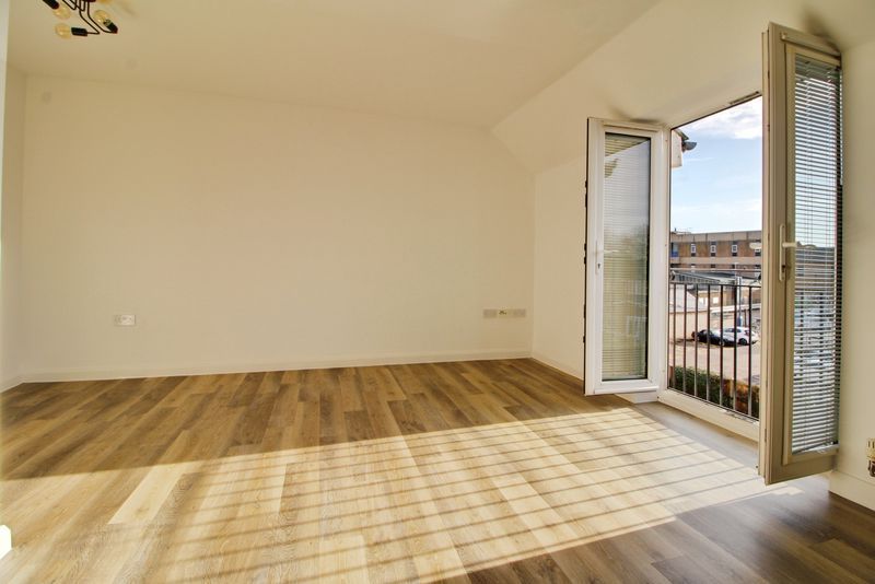 Property photo 3 of 13 Photo 11