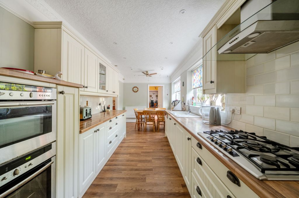 Property photo 3 of 30 1485342-13-6A483Bd4855Cb