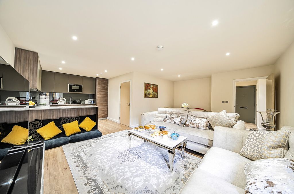 Property photo 1 of 19 1303287-9-6839d34...
