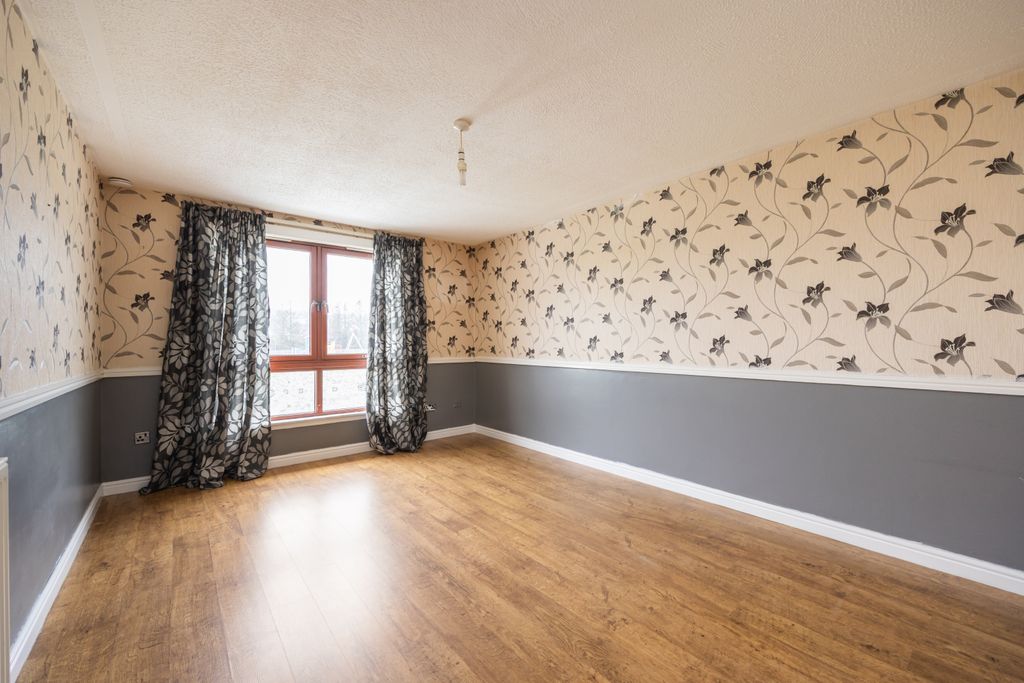 Property photo 3 of 14 Property Image 3