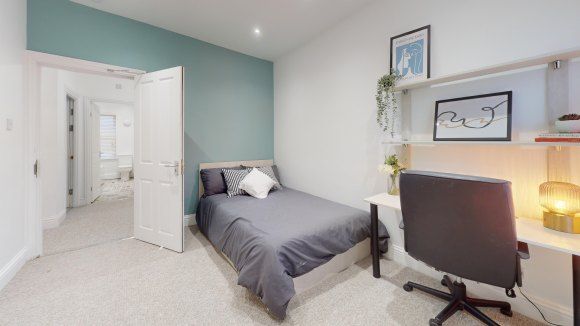 Property photo 1 of 19 Ehxeqnzynam-Bedroom