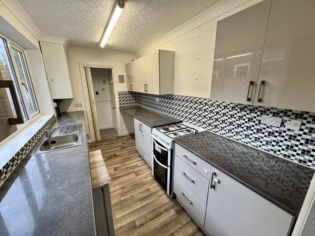 Property photo 3 of 11 Image