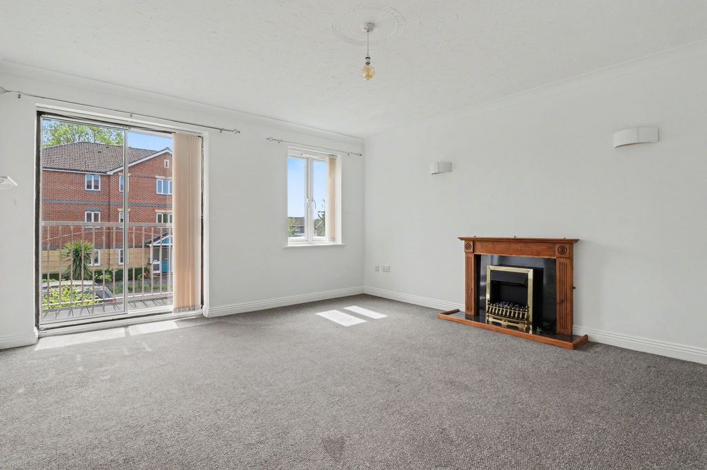 Property photo 3 of 12