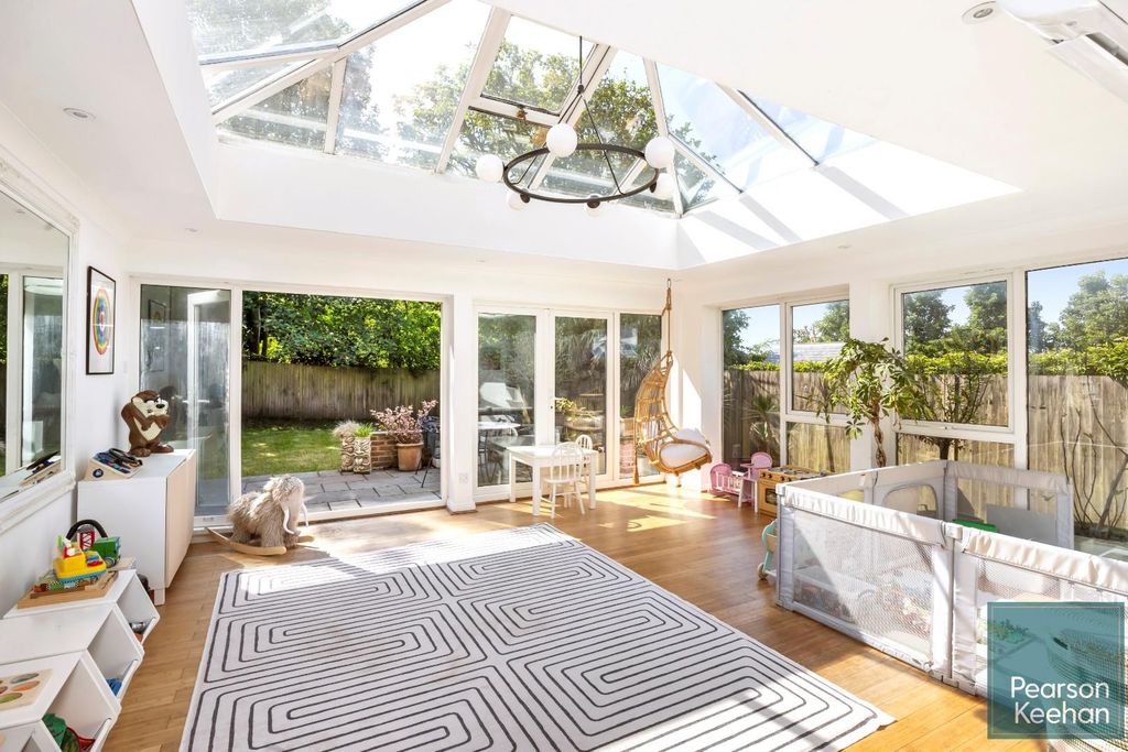 Property photo 3 of 32