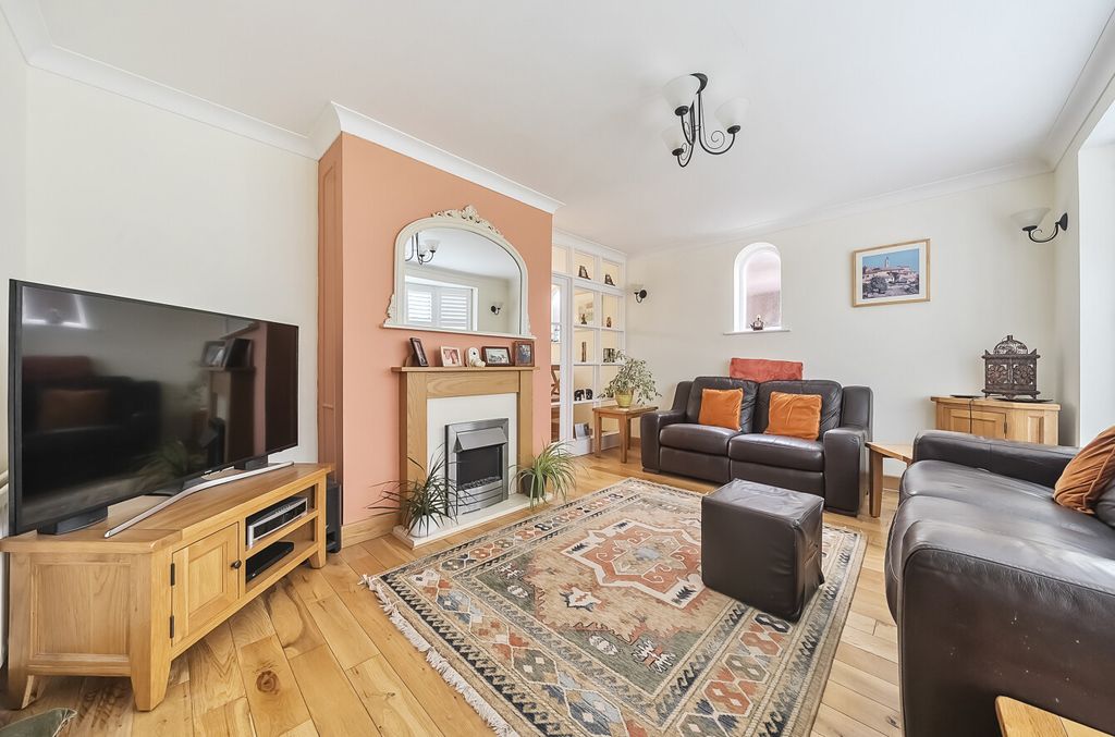 Property photo 2 of 13 1314206-11-685Bda...