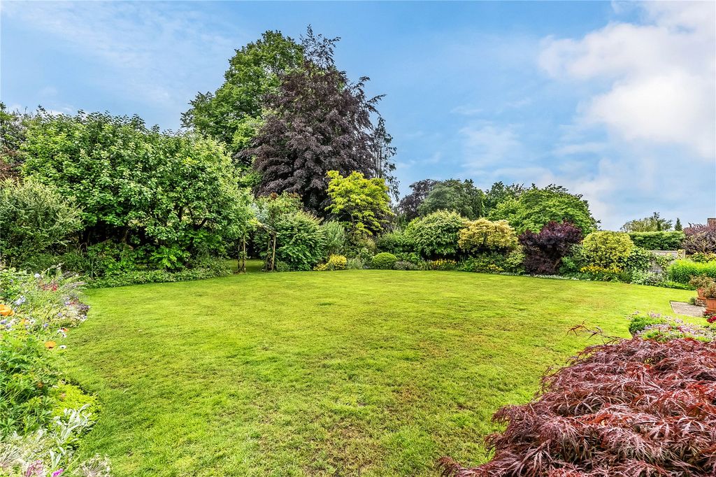 Property photo 2 of 22 Garden