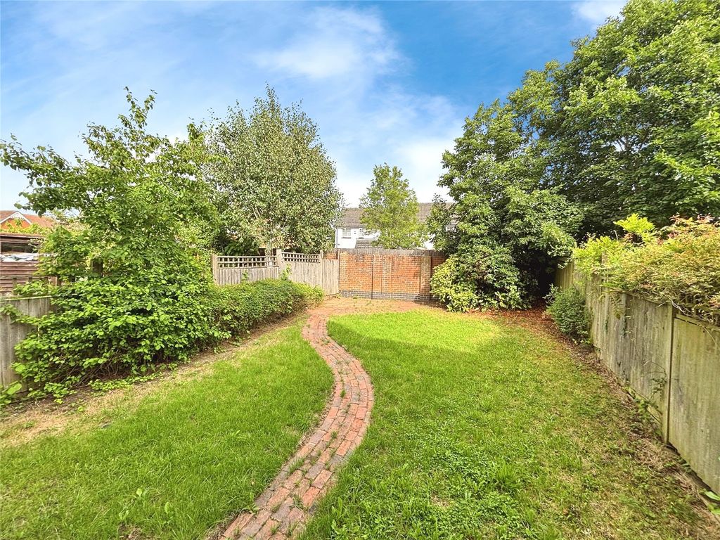 Property photo 1 of 7 Garden