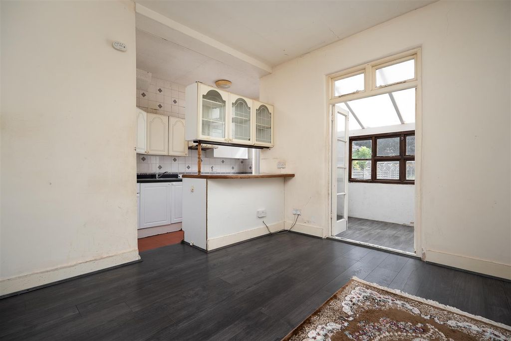 Property photo 3 of 13 Dining Room