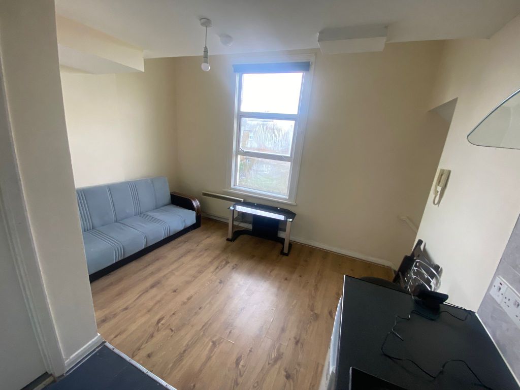 Property photo 2 of 7