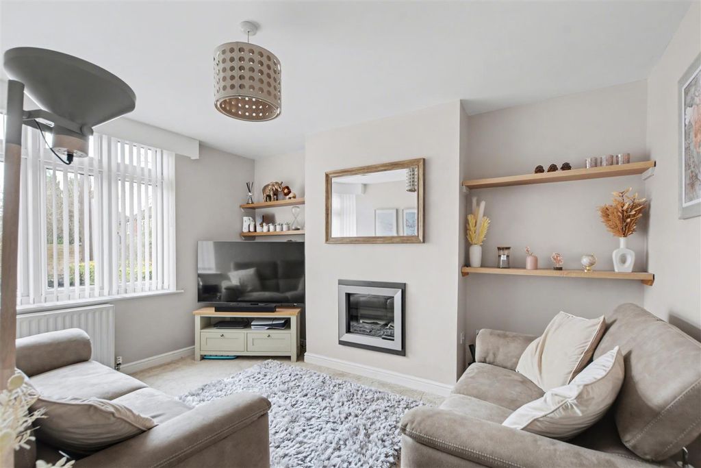 Property photo 2 of 21 Lounge_1.Jpeg