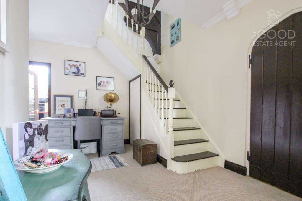 Property photo 3 of 21
