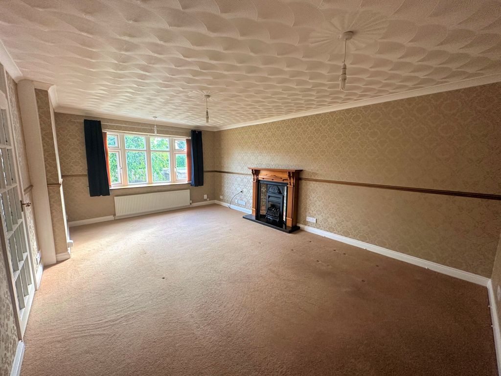 Property photo 3 of 13 Living Room