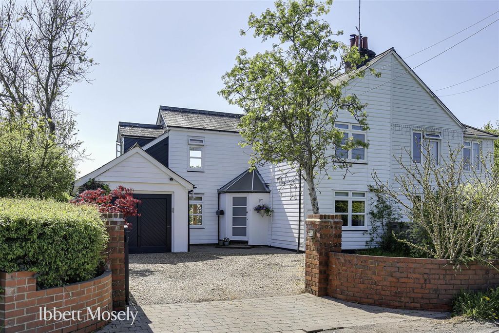 Property photo 2 of 15 1.  Sunnymead, Pootings Road, Crockham Hill, Tn8 6