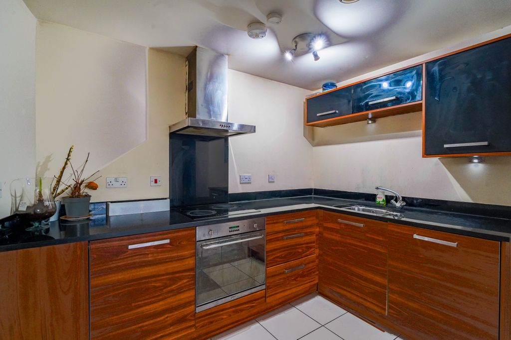 Property photo 3 of 16 Kitchen