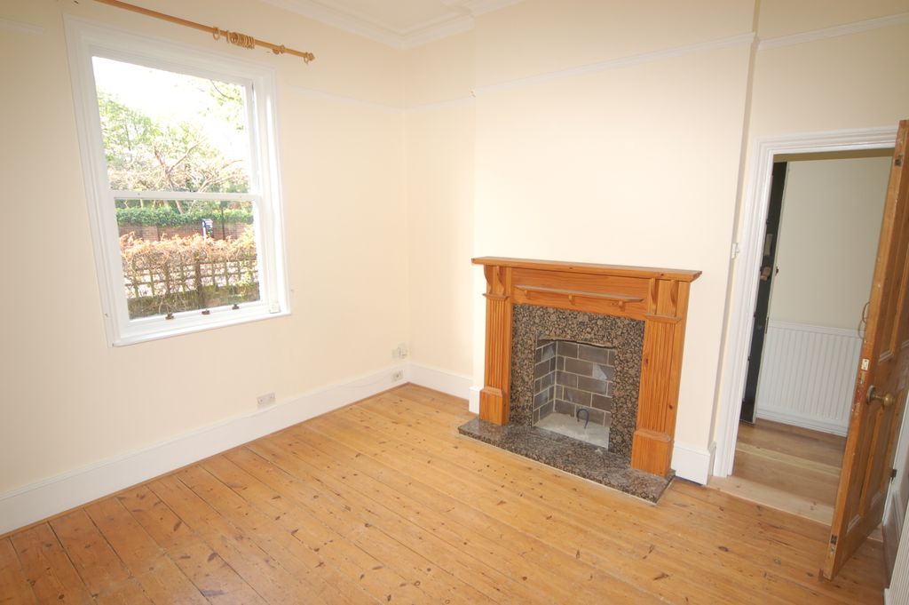 Property photo 3 of 10 Living Room Pic 1