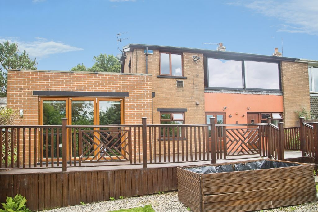 Property photo 1 of 32