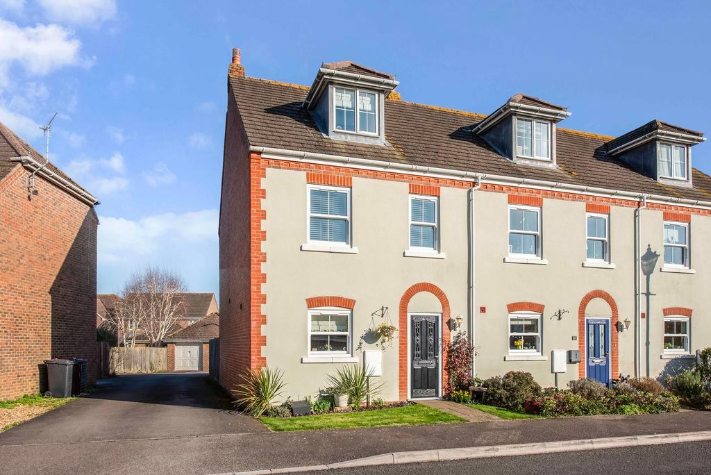 Property photo 1 of 23 Photo 4