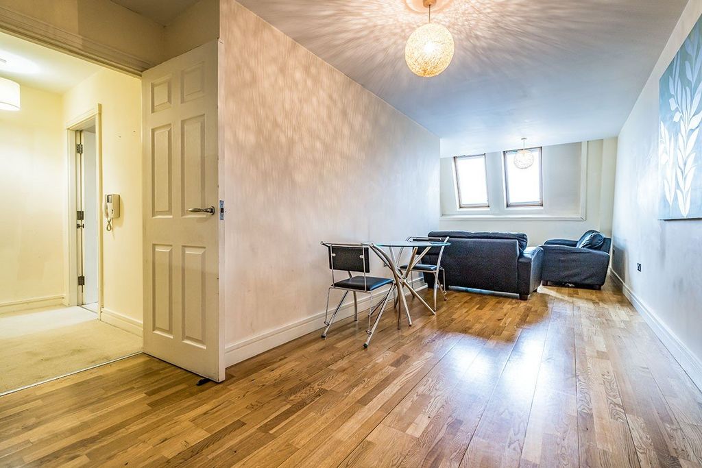 Property photo 2 of 8 Picture No. 05