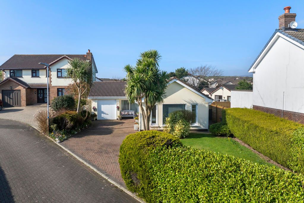 Property photo 1 of 26 23 Hilltop Rise