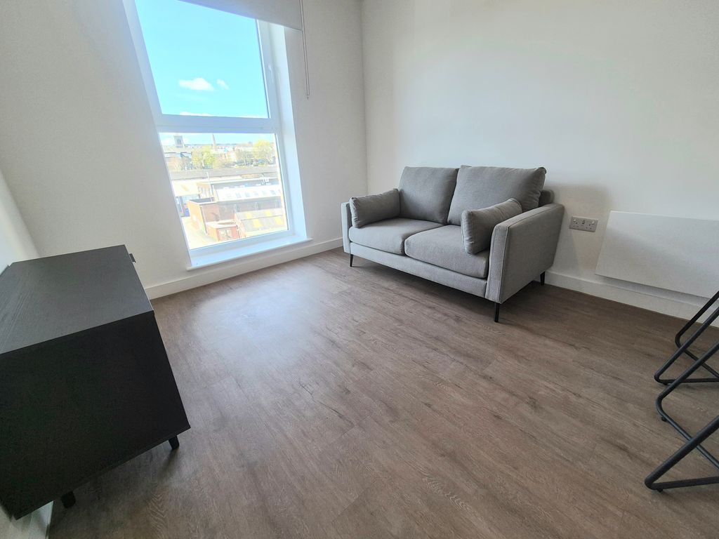 Property photo 3 of 10 Image