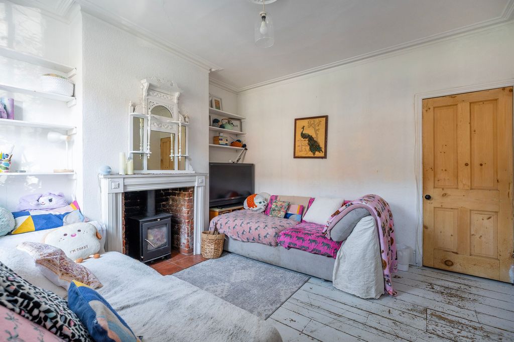 Property photo 2 of 19